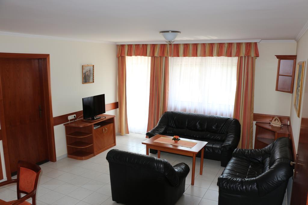 Fortuna Villa Heviz Room photo
